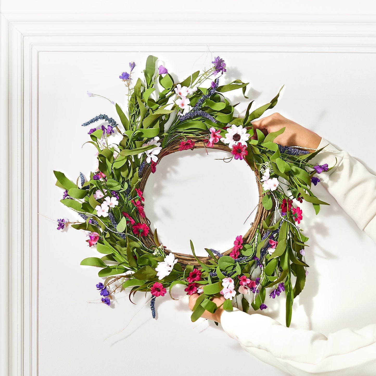 Artificial Decorative Wreath 22 In With Daisies Year Round Wreath