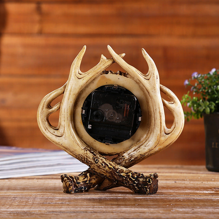 Antlers ornament clock