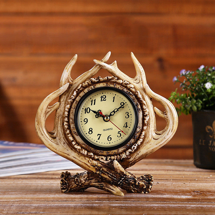 Antlers ornament clock